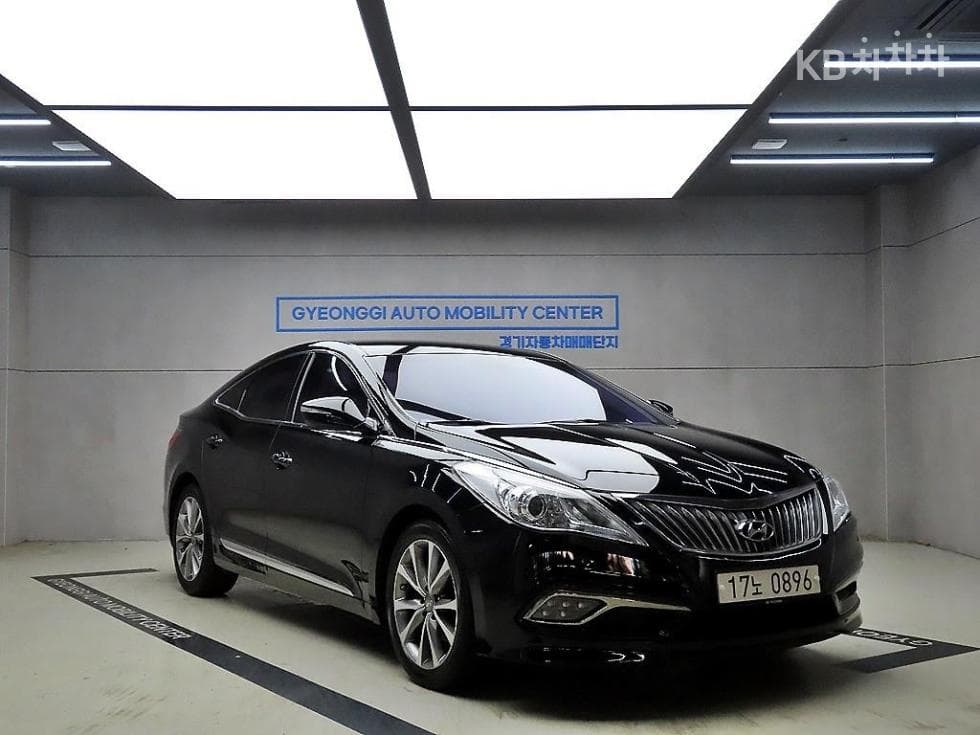 Hyundai Grandeur (Azera)HG HG300 Premium 컬렉션 - Image 1