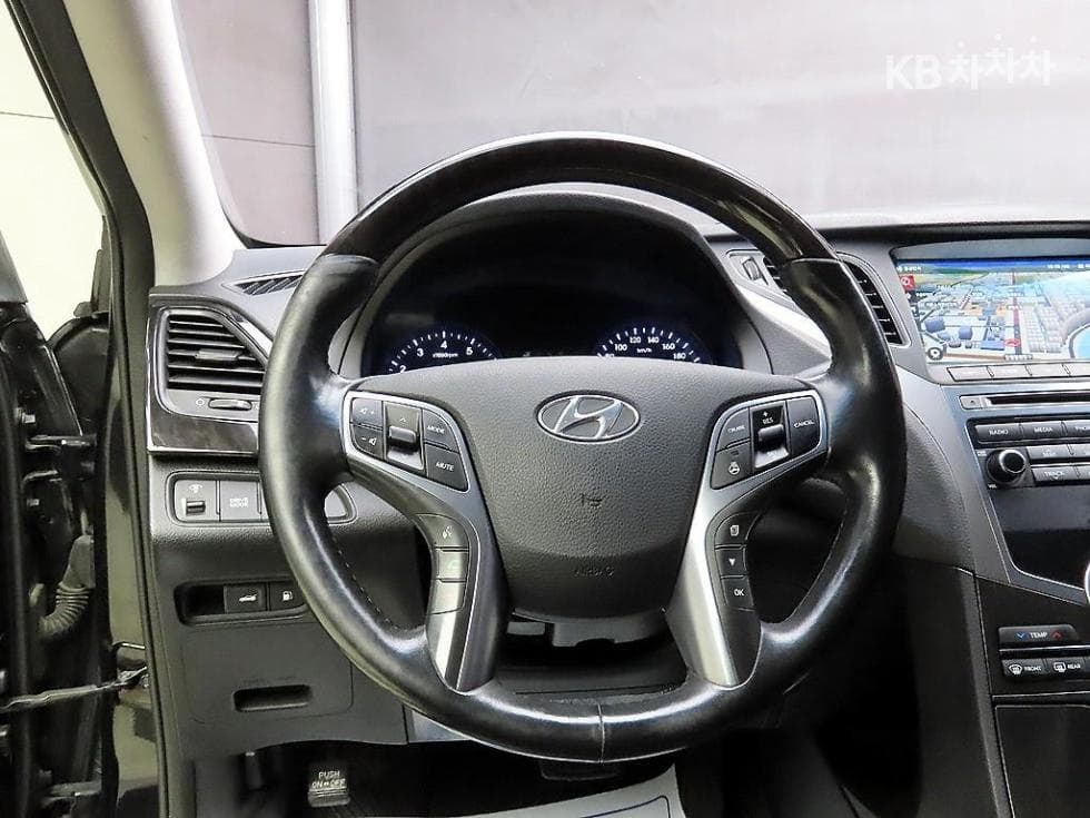 Hyundai Grandeur (Azera)HGHG300 Premium 컬렉션 - 9