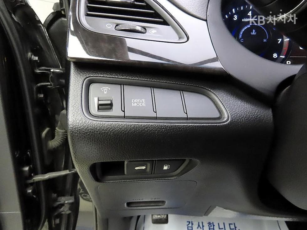 Hyundai Grandeur (Azera)HGHG300 Premium 컬렉션 - 13