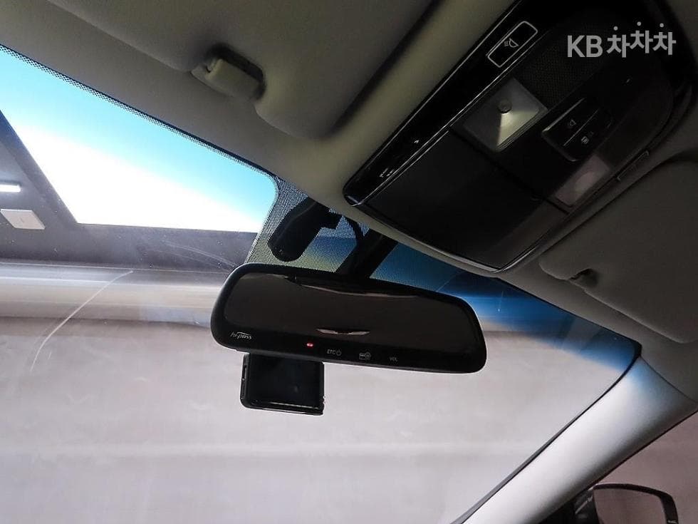 Hyundai Grandeur (Azera)HGHG300 Premium 컬렉션 - 17