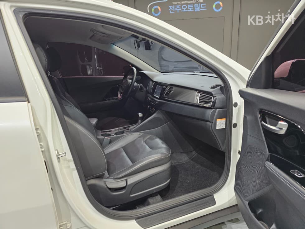 Киа Ниро1.6 Престиж - 16