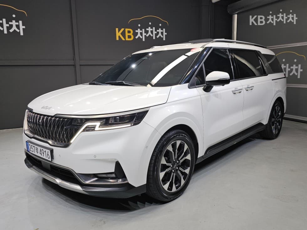 Киа Канивал 4-то поколение G3.5 GDI 9-местен Signature - Image 1