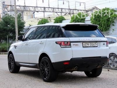 Land Rover New Range Rover Sport3.0 SDV6 HSE Dynamic - 3