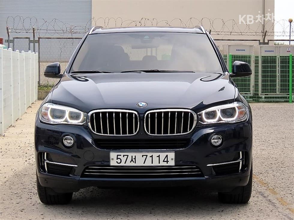 BMW X5 (F15) xDrive 30d Standard - Image 1