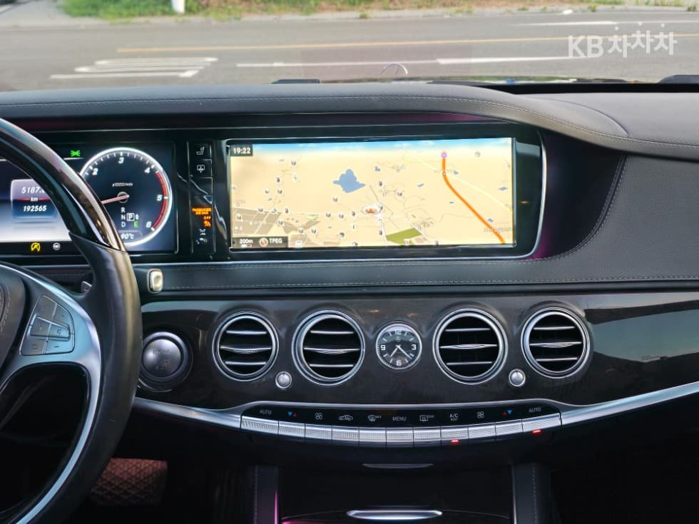 Mercedes-Benz Нов S-КласS350 d 4MATIC W222 - 12