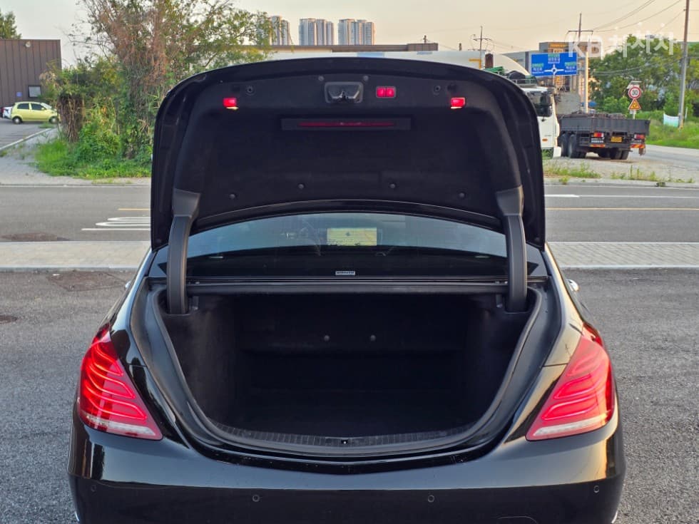 Mercedes-Benz Нов S-КласS350 d 4MATIC W222 - 19