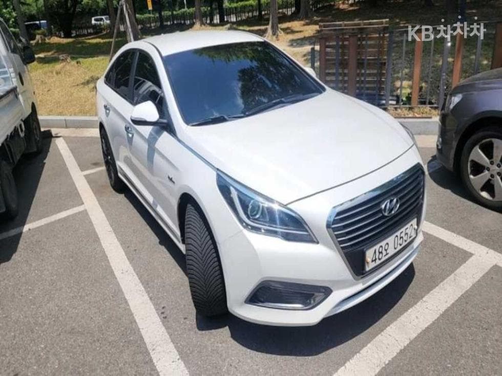 Hyundai Sonata LF Hybrid2.0 P-HEV Premium - 2