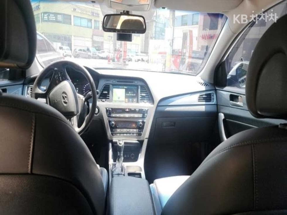 Hyundai Sonata LF Hybrid2.0 P-HEV Premium - 4