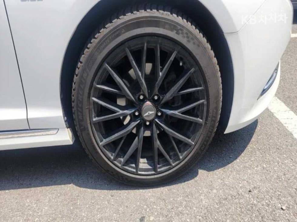 Hyundai Sonata LF Hybrid2.0 P-HEV Premium - 17