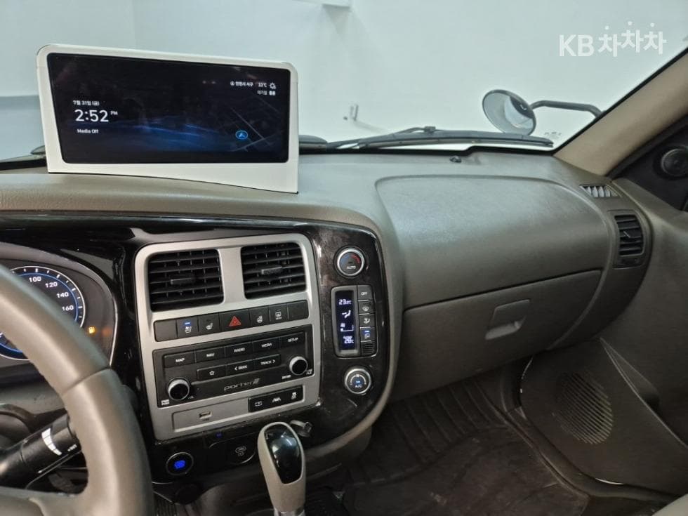 Хюндай Porter 2Удължено междуосие Двойна Кабина LPG Premium - 9