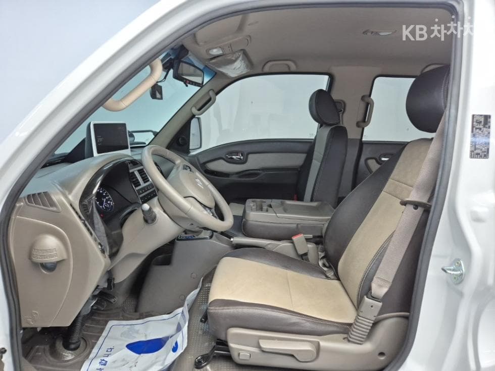 Хюндай Porter 2Удължено междуосие Двойна Кабина LPG Premium - 10