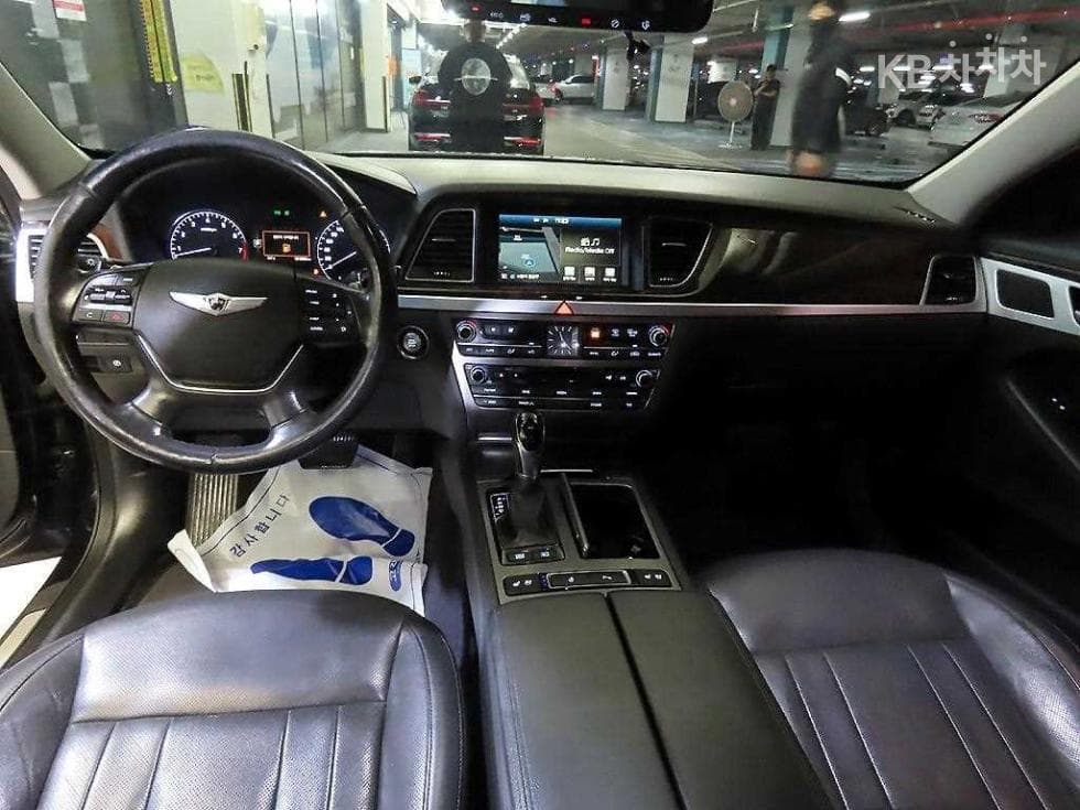 Хюндай ДженезисDHG330 Modern AWD Стандартен - 10