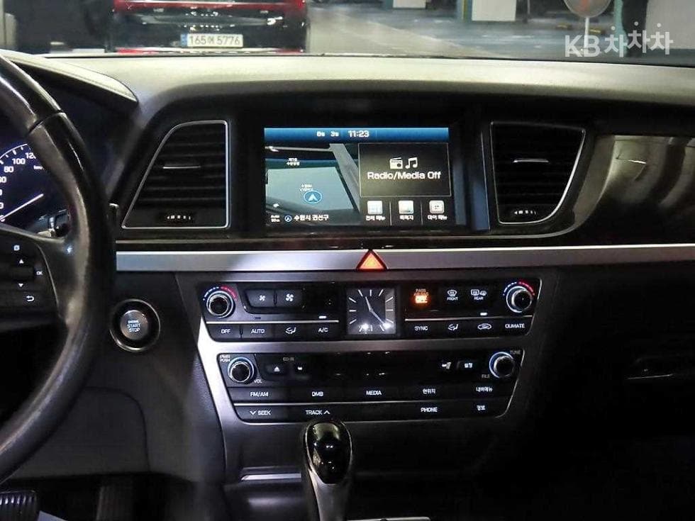 Хюндай ДженезисDHG330 Modern AWD Стандартен - 11