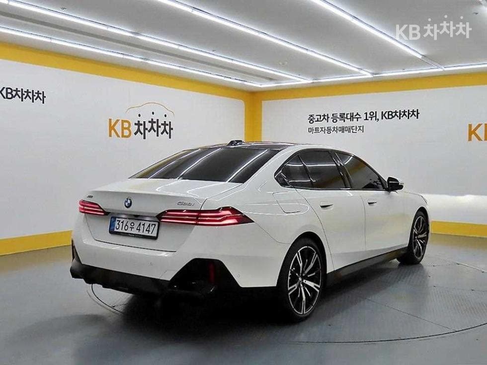 BMW New5 Series(G60)530i xDrive M Sport - 4