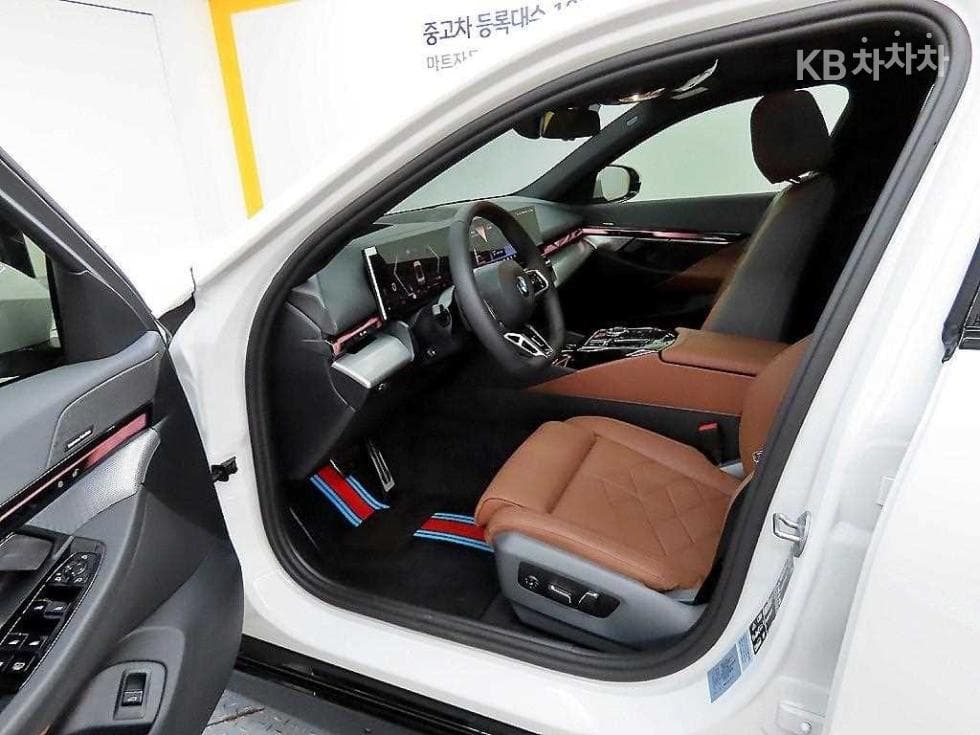 BMW New5 Series(G60)530i xDrive M Sport - 5