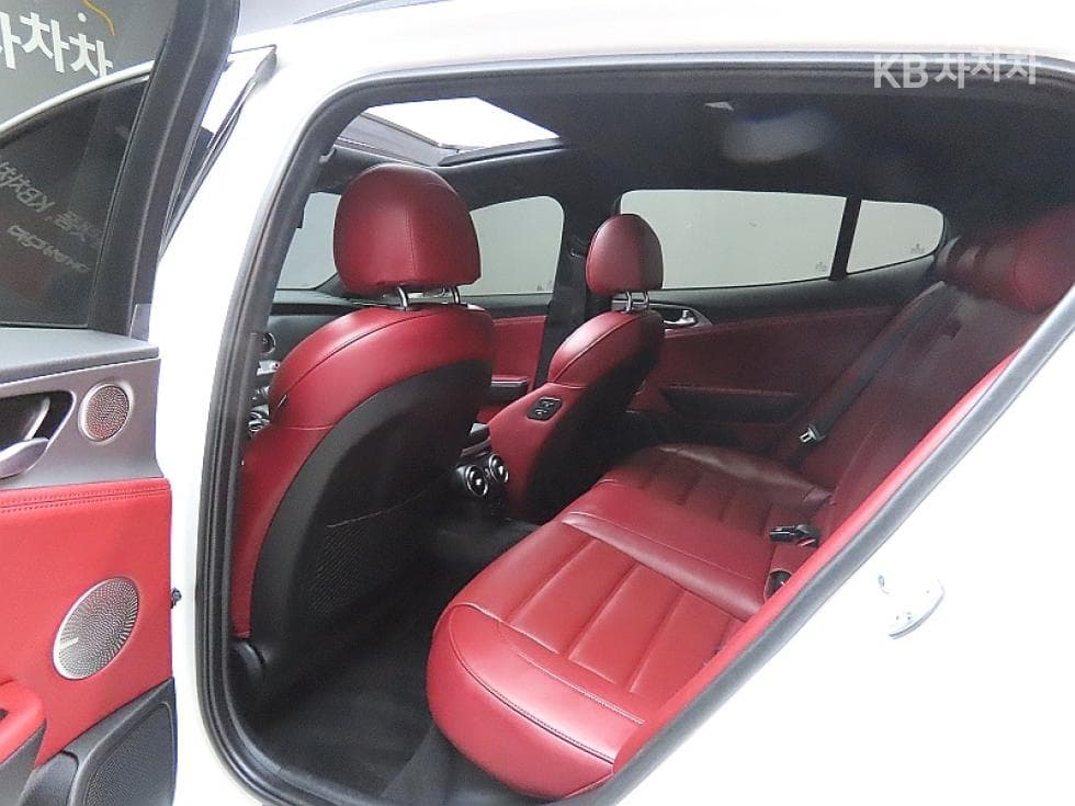 Kia Stinger3.3 Turbo 2WD GT - 11