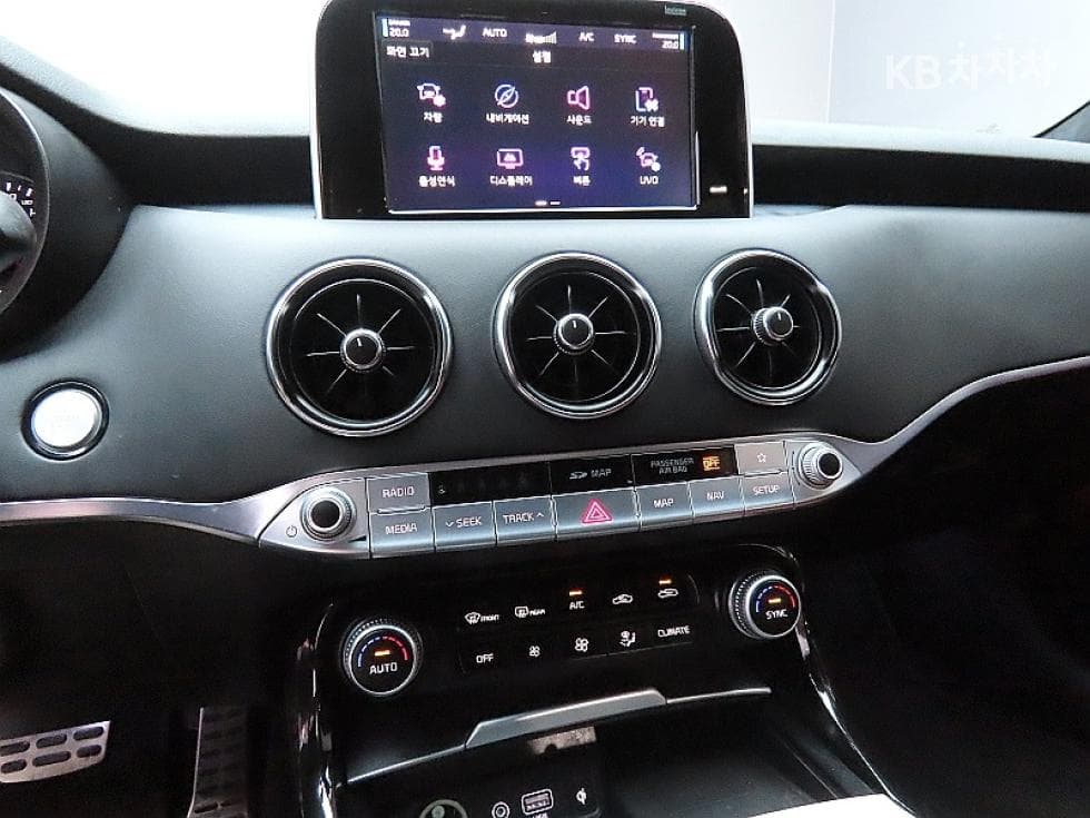 Kia Stinger3.3 Turbo 2WD GT - 16