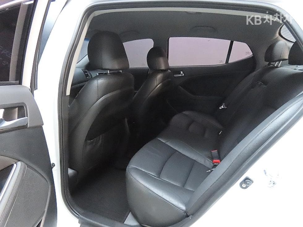 Kia K5 Hybrid500H Prestige - 11
