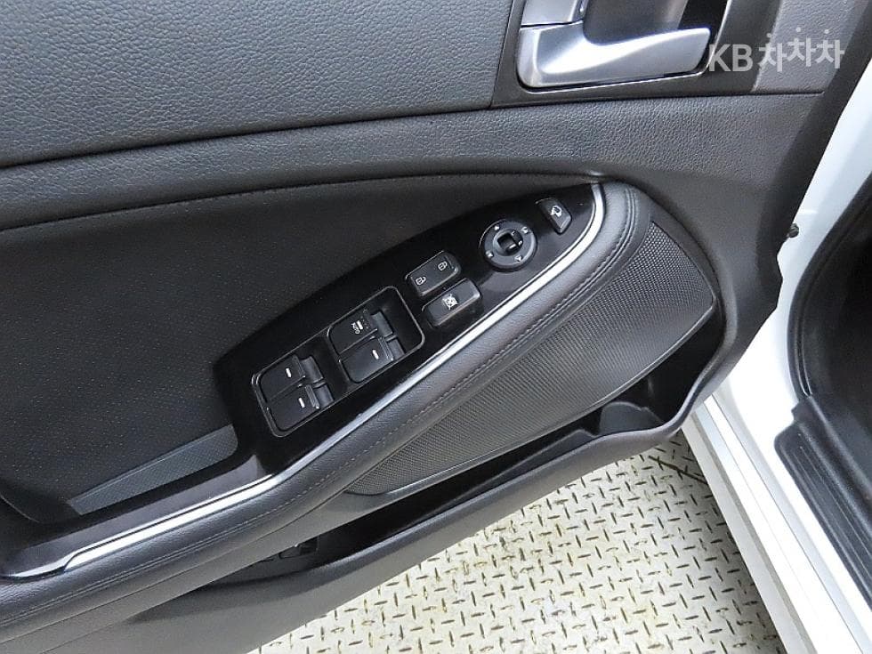 Kia K5 Hybrid500H Prestige - 13