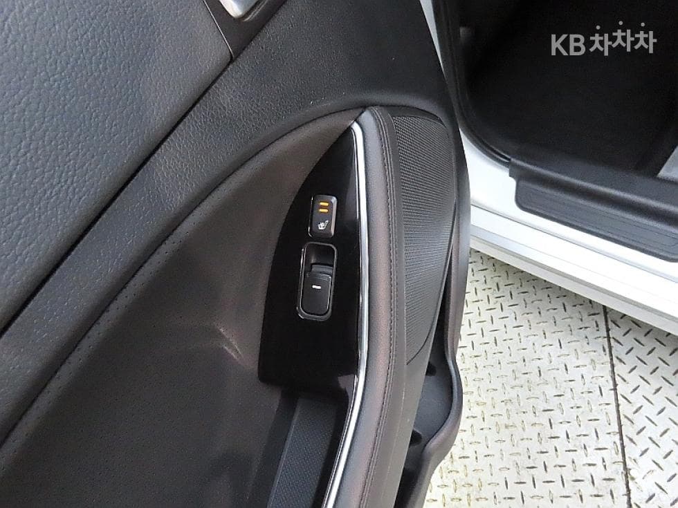 Kia K5 Hybrid500H Prestige - 18
