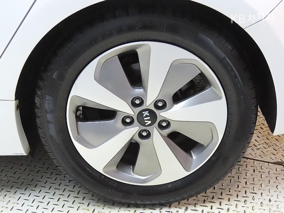 Kia K5 Hybrid500H Prestige - 20