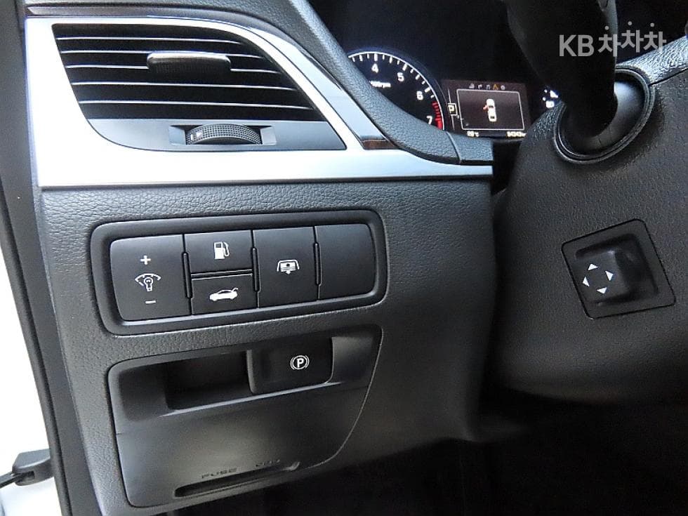 Hyundai GenesisDHG330 Premium - 12