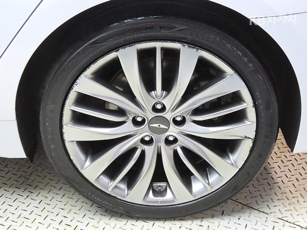 Hyundai GenesisDHG330 Premium - 20