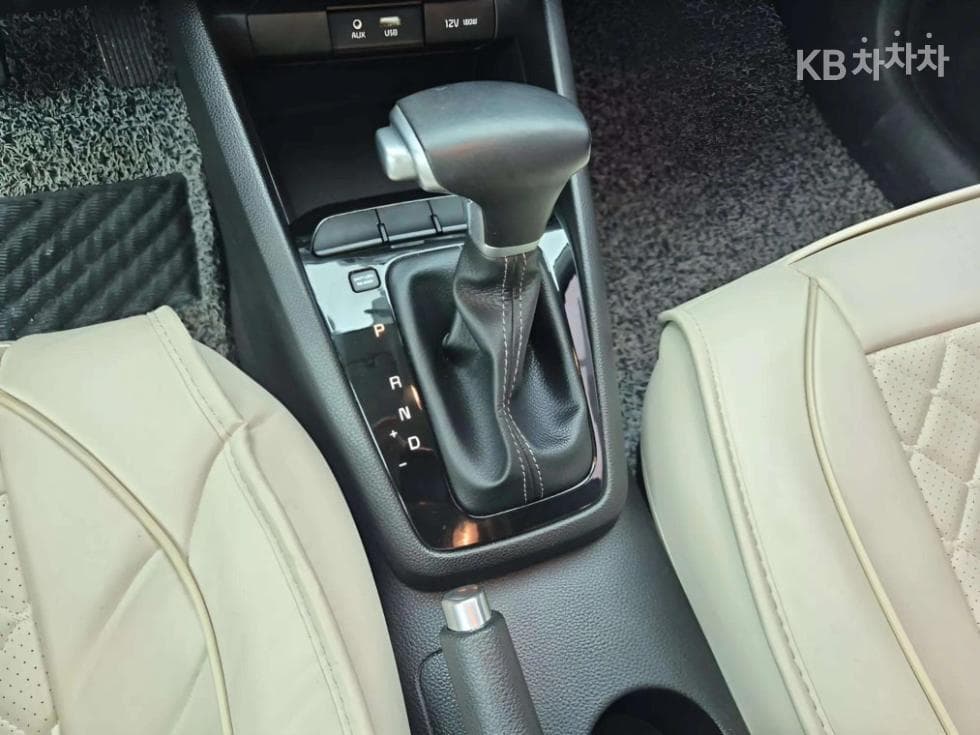 Киа StonicБензин 1.4 MPI Deluxe - 9