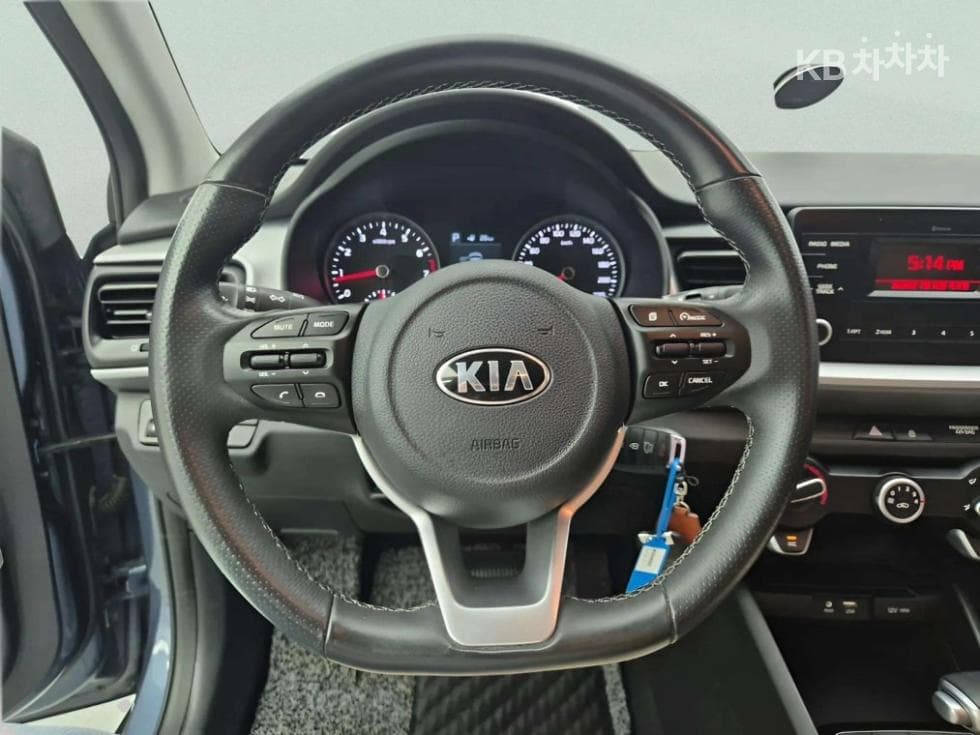 Киа StonicБензин 1.4 MPI Deluxe - 11