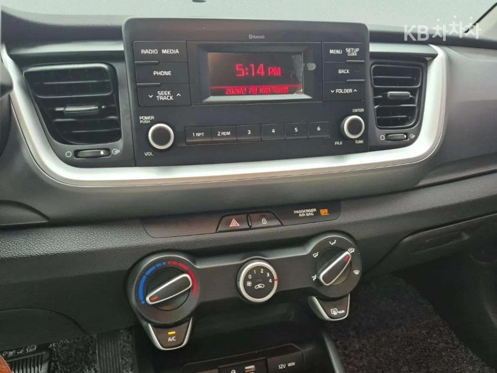 Киа StonicБензин 1.4 MPI Deluxe - 12