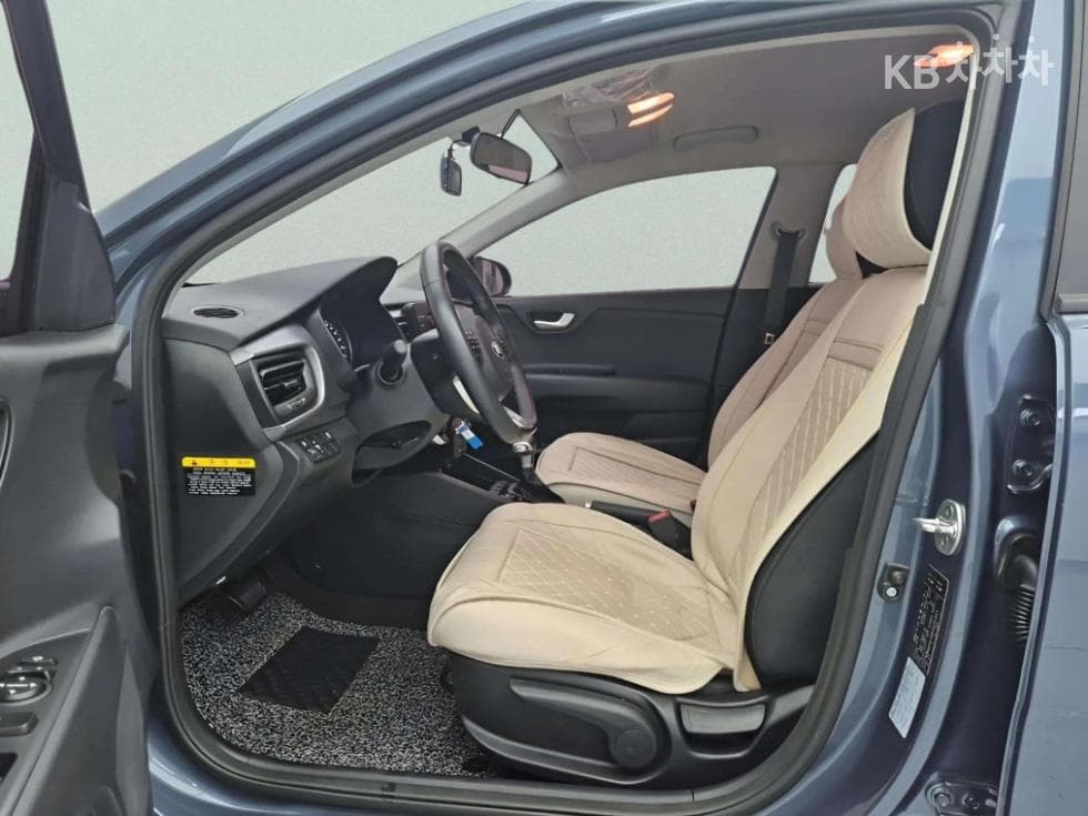 Киа StonicБензин 1.4 MPI Deluxe - 16