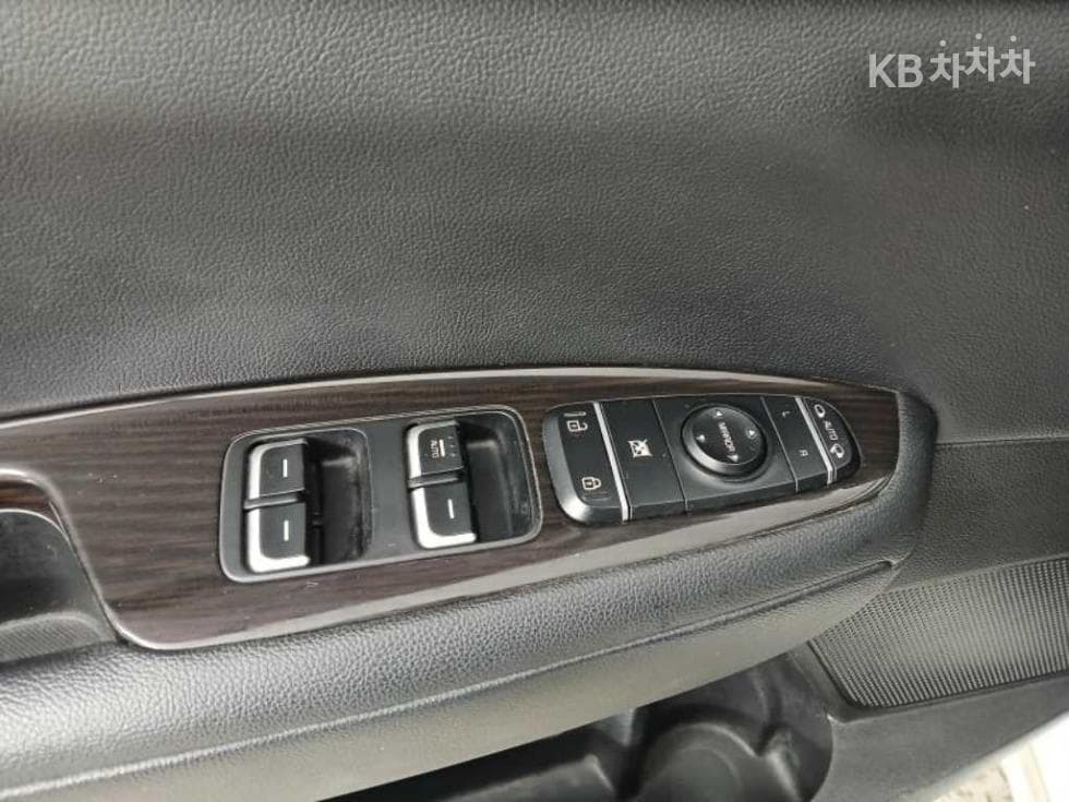 Kia K5 Second generation2.0 Gasoline MX Prestige - 11