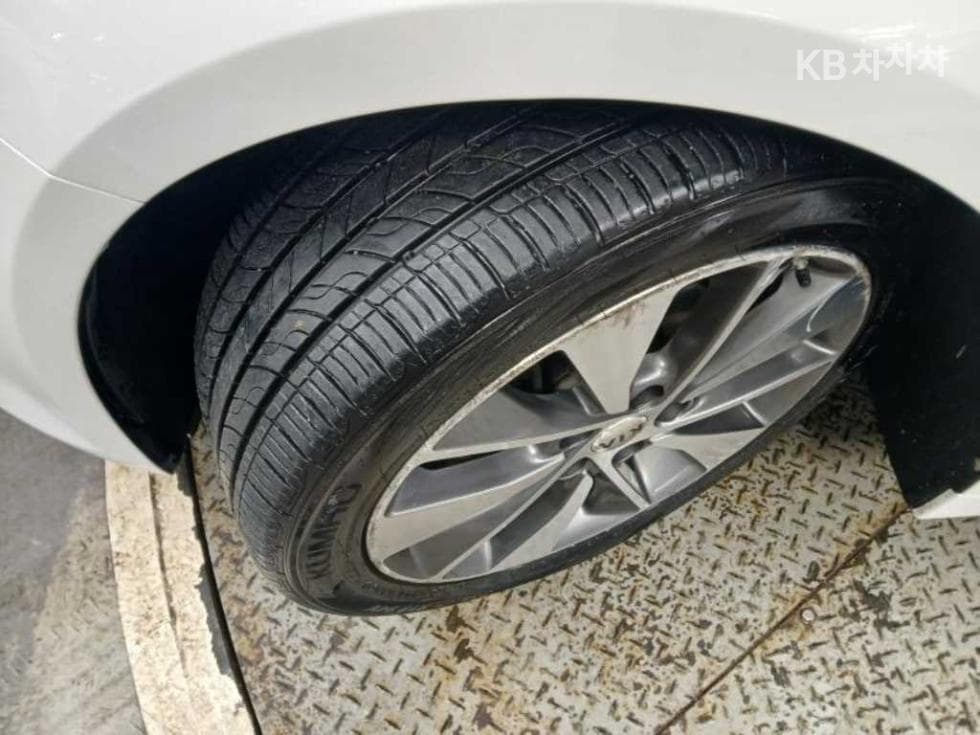 Kia K5 Second generation2.0 Gasoline MX Prestige - 20