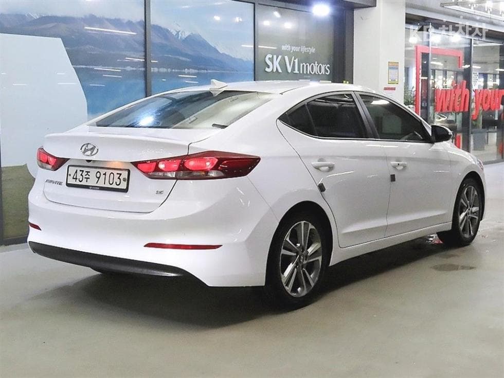 Хюндай Avante (Elantra)AD1.6 GDi Value Plus - 4