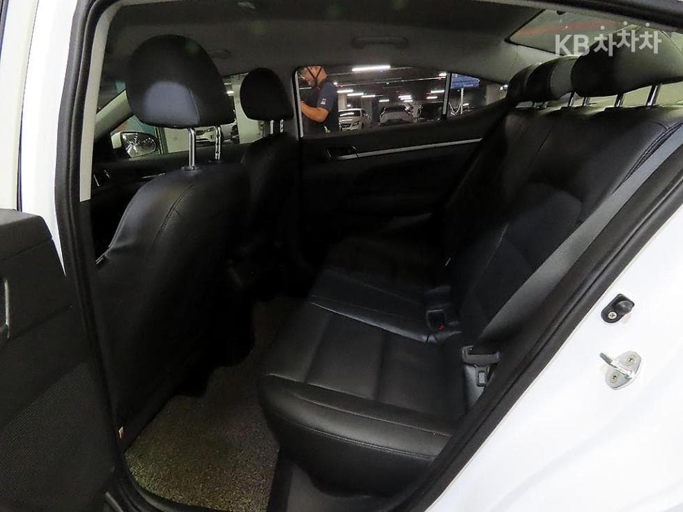 Хюндай Avante (Elantra)AD1.6 GDi Value Plus - 7