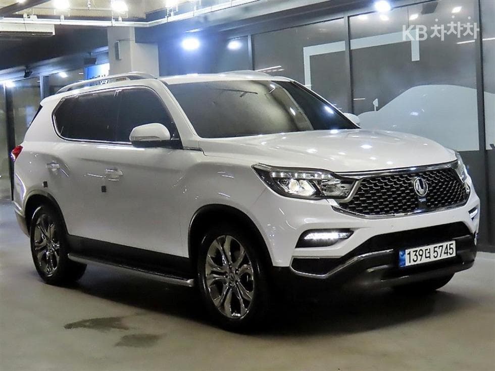 КейДжи Мобилити G4 Rexton 2.2 4x4 화이트 에디션 - Image 1
