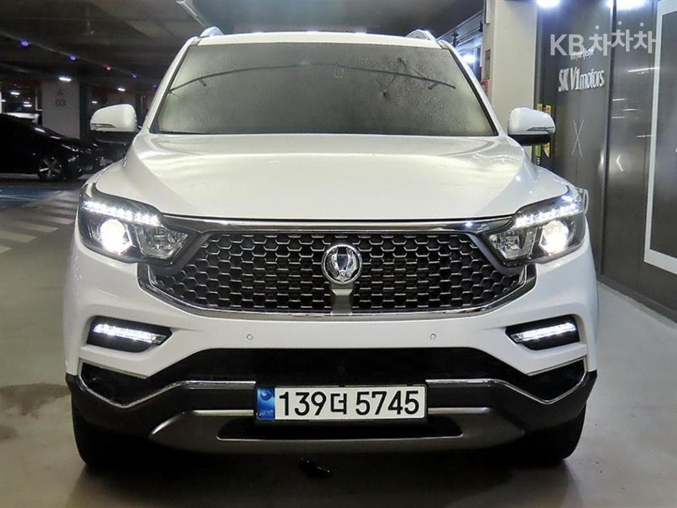 KG Mobility G4 Rexton2.2 4WD 화이트 에디션 - 2