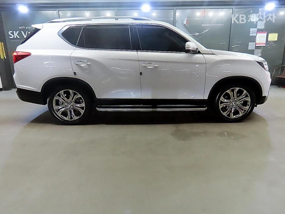 KG Mobility G4 Rexton2.2 4WD 화이트 에디션 - 3
