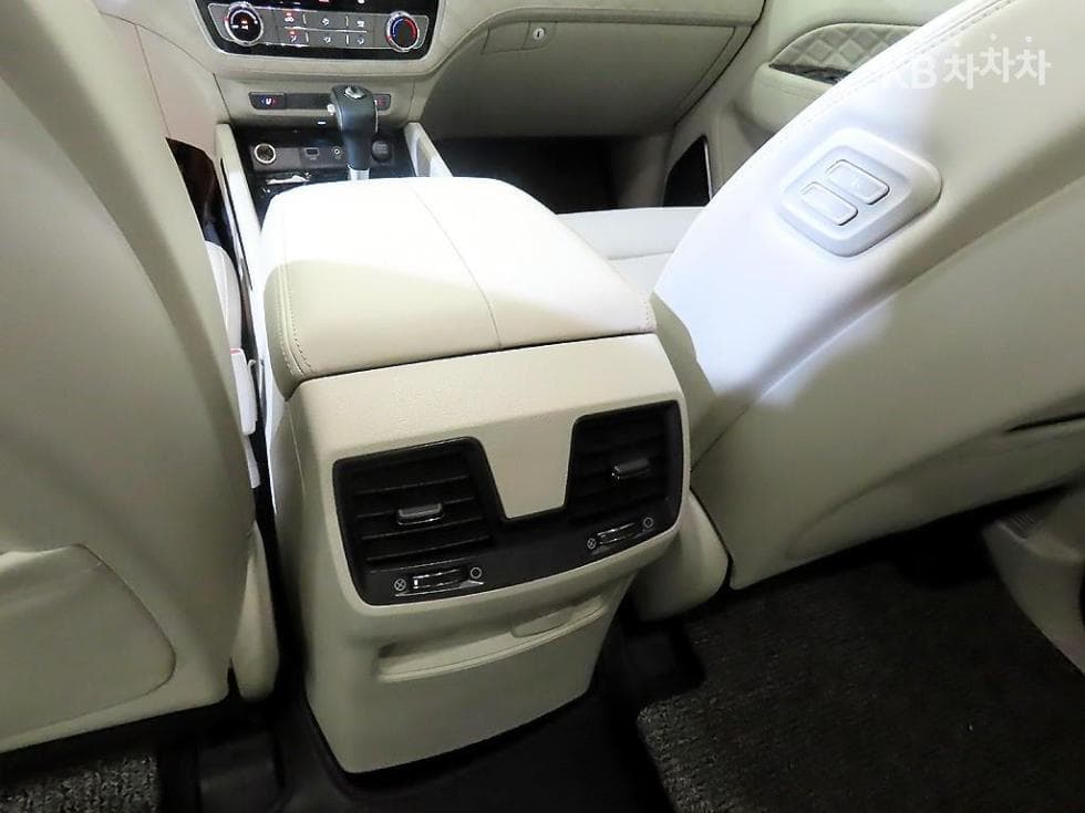 KG Mobility G4 Rexton2.2 4WD 화이트 에디션 - 16