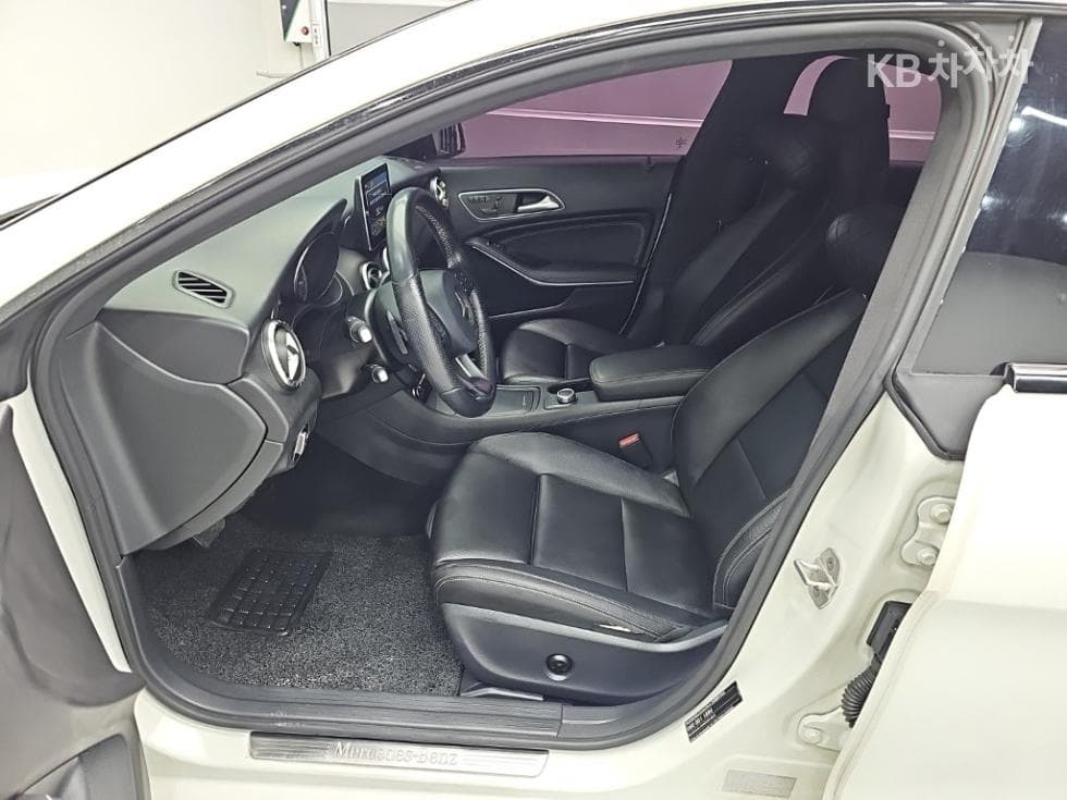 Mercedes-Benz CLA클래스CLA200 d 4Matic - 11