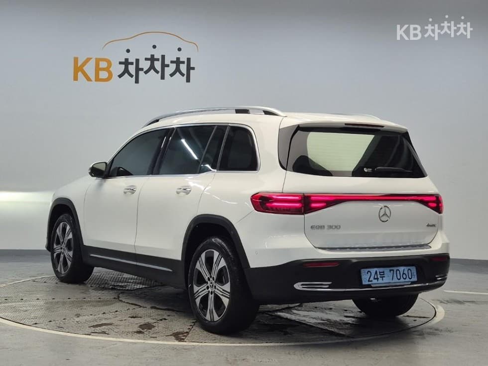 Mercedes-Benz EQB (X243)EQB 300 4Matic Pro그레시브 - 4