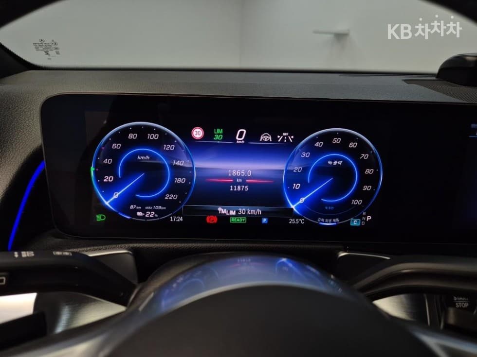 Mercedes-Benz EQB (X243)EQB 300 4Matic Pro그레시브 - 6