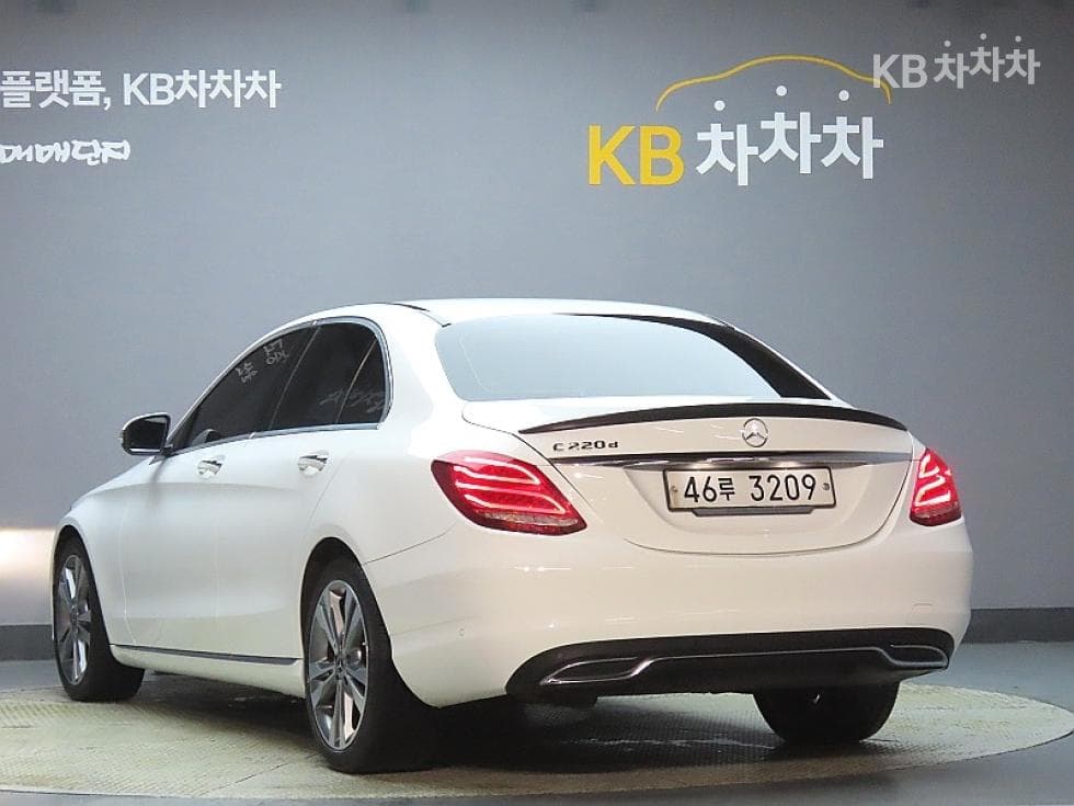Mercedes-Benz The New (фейслифт) C-КласC220d Avantgarde W205 - 4