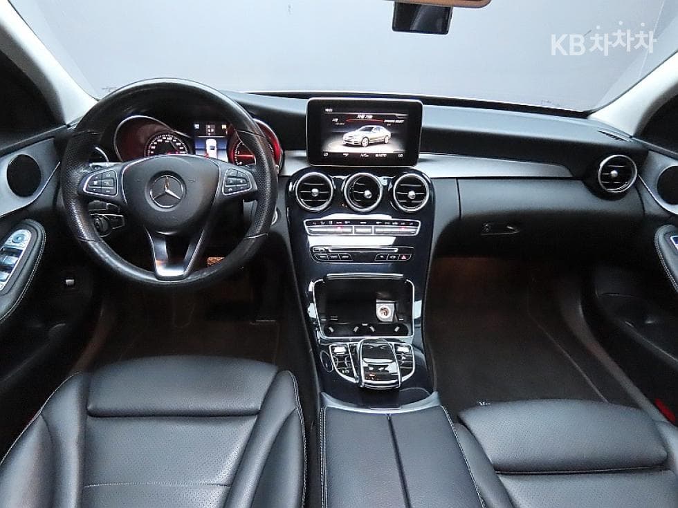 Mercedes-Benz The New (фейслифт) C-КласC220d Avantgarde W205 - 6