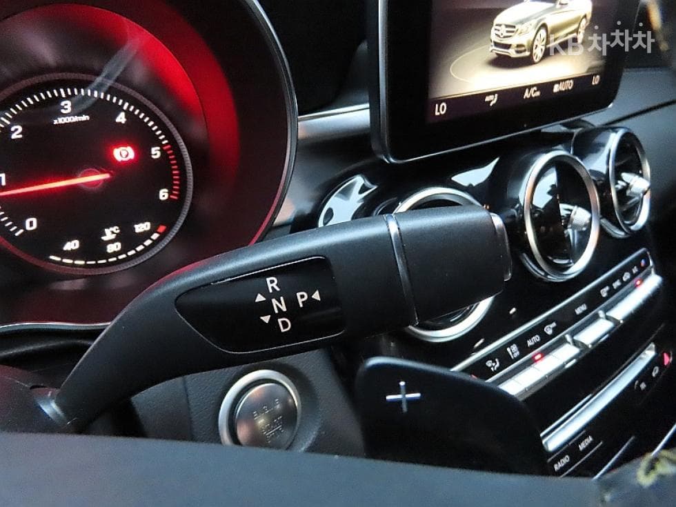 Mercedes-Benz The New (фейслифт) C-КласC220d Avantgarde W205 - 9