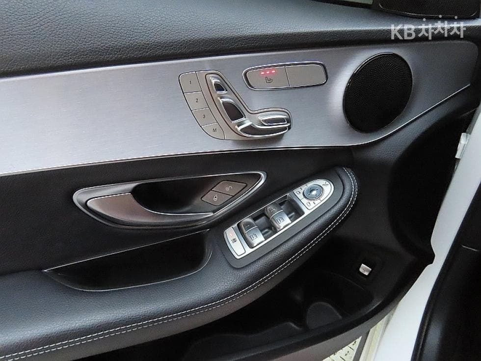 Mercedes-Benz The New (фейслифт) C-КласC220d Avantgarde W205 - 13