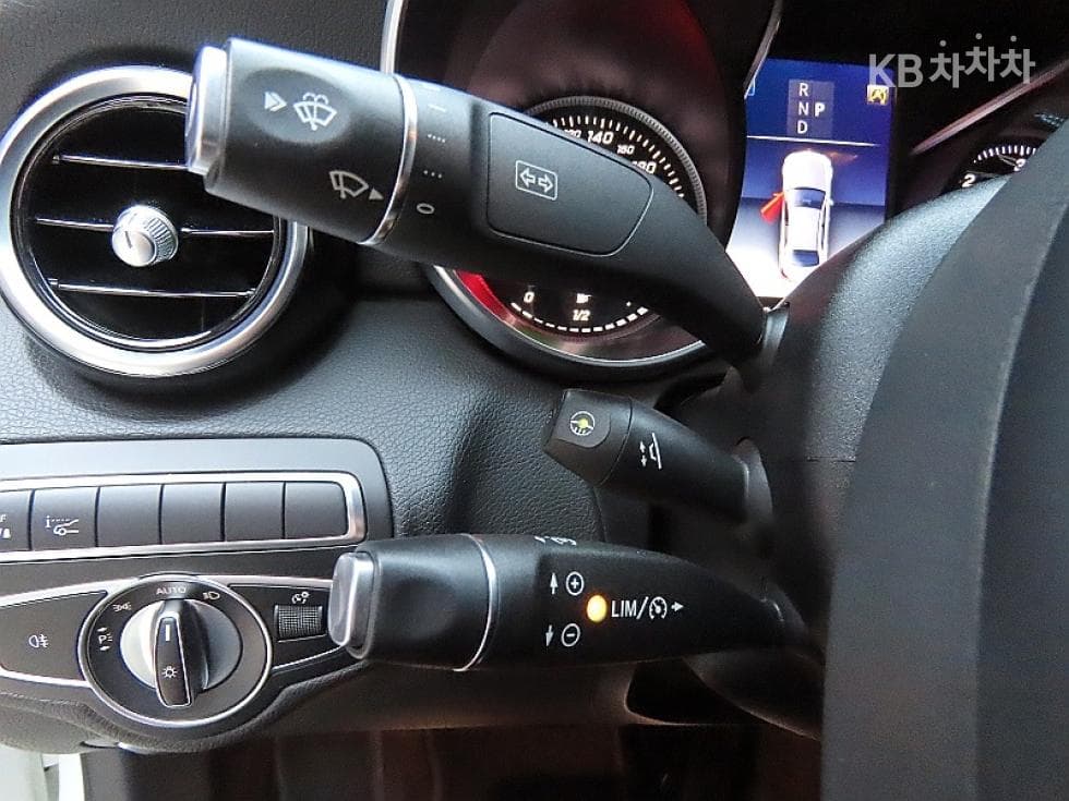 Mercedes-Benz The New (фейслифт) C-КласC220d Avantgarde W205 - 14