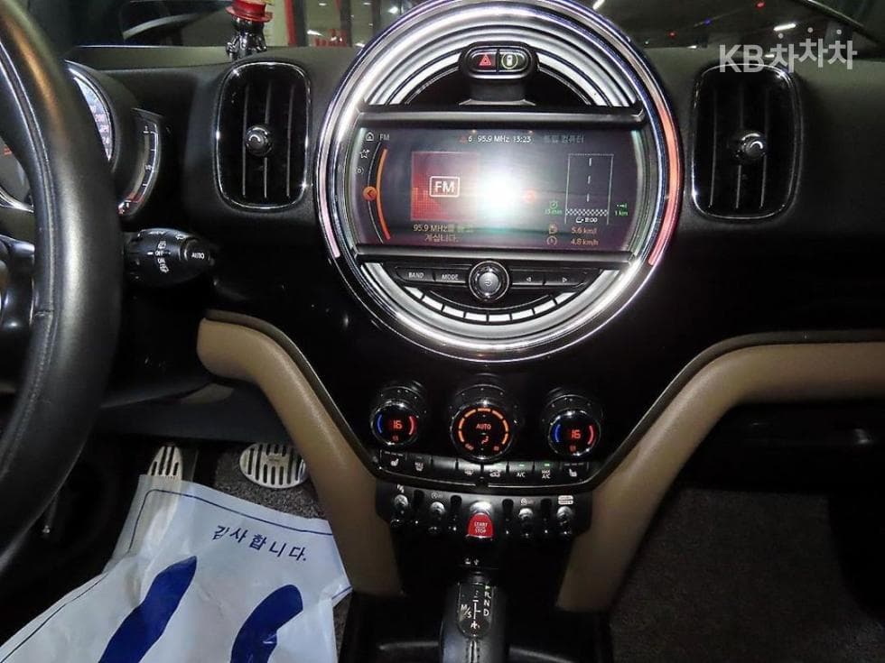 Мини Countryman (F60)1.5 Cooper HighTrim - 14
