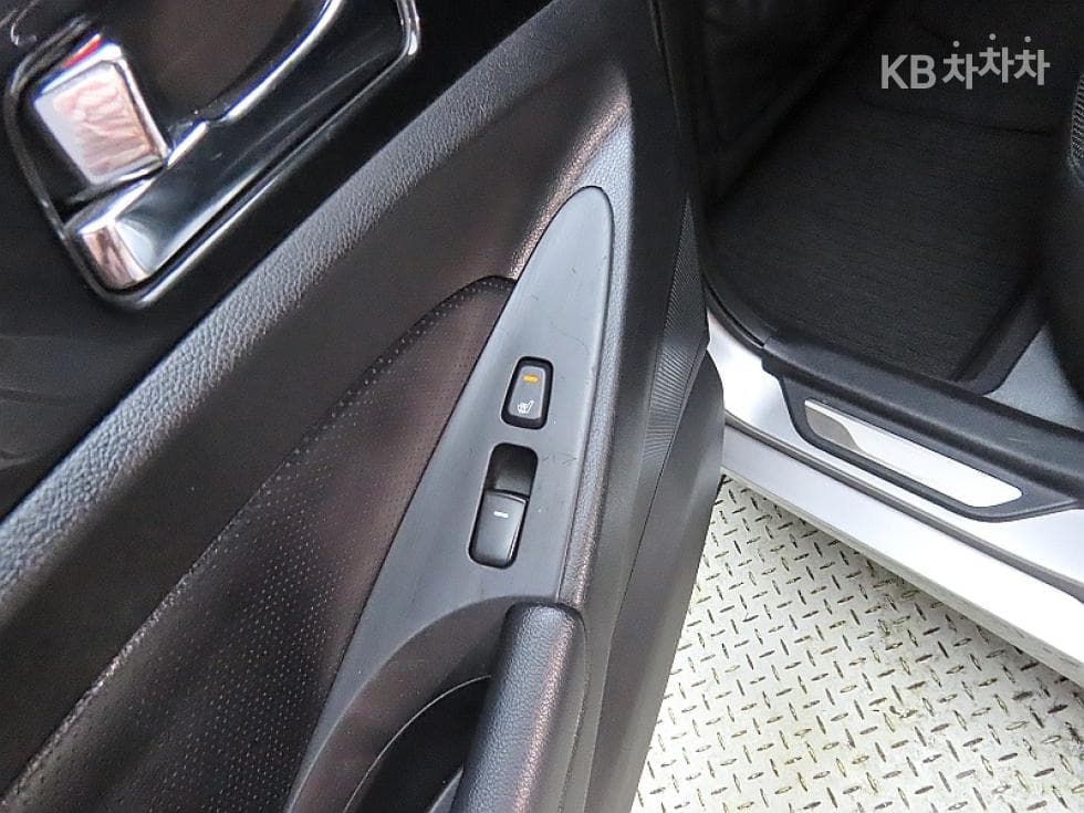 Hyundai YFSonataY20 Top (Cargo) High-end Type - 18