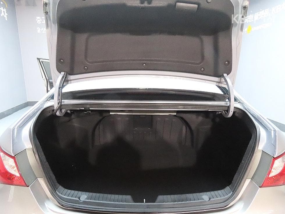 Hyundai YFSonataY20 Top (Cargo) High-end Type - 19